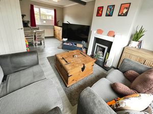 Lounge- click for photo gallery